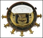 [00221] Dosen-Instrument mit Drehspul-System fr Gleichstrom, verschiedene Messbereiche; Siemens & Halske; ca. 1910