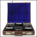 [00329] kleiner Przisions-Mekoffer, bestehend aus Voltmeter mit Vorwiderstand, Amperemeter mit Shunt und Wattmeter mit Vorschaltgert, Kabel; AEG; 1937.