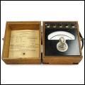 [00393] Przisions-Drehspul-Millivoltmeter, 50 Ohm pro Millivolt, Spannbandaufhngung; Trb & Tuber; 1948